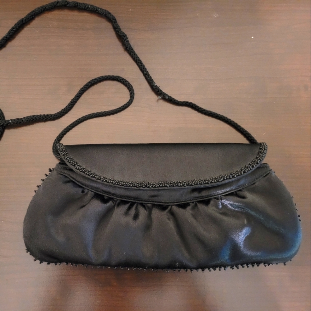 La regale black purse